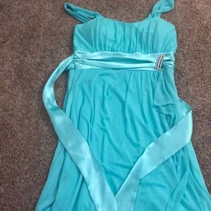 Knee-length cocktail dress